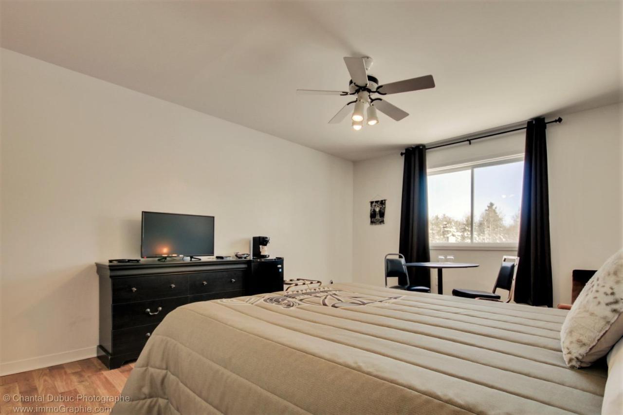 Auberge Motel Drakkar Шавиниган Экстерьер фото