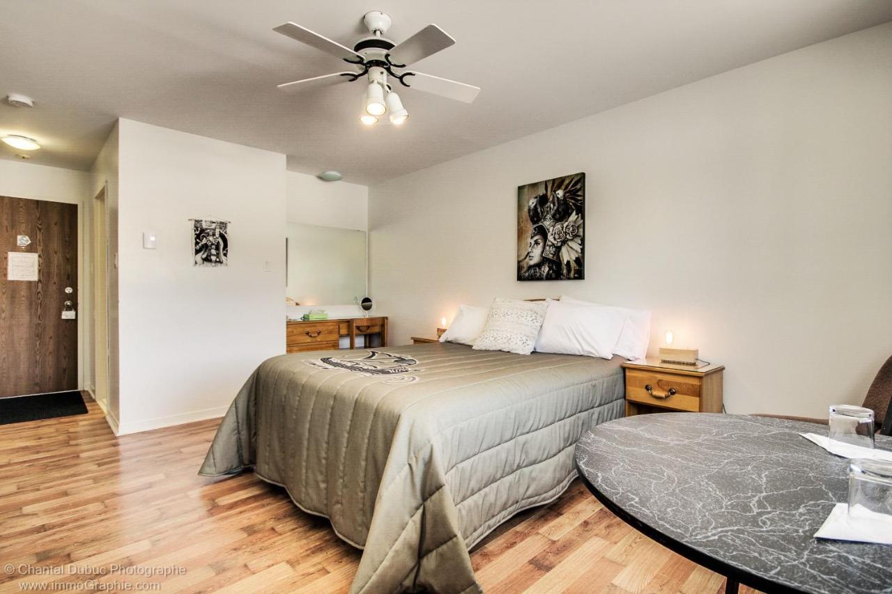 Auberge Motel Drakkar Шавиниган Экстерьер фото