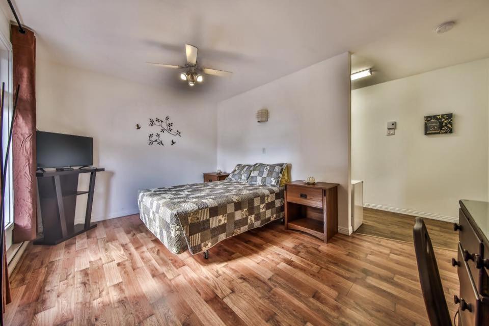 Auberge Motel Drakkar Шавиниган Экстерьер фото